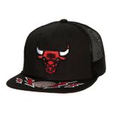 Mitchell & Ness snapback Chicago Bulls Recharge Trucker black
